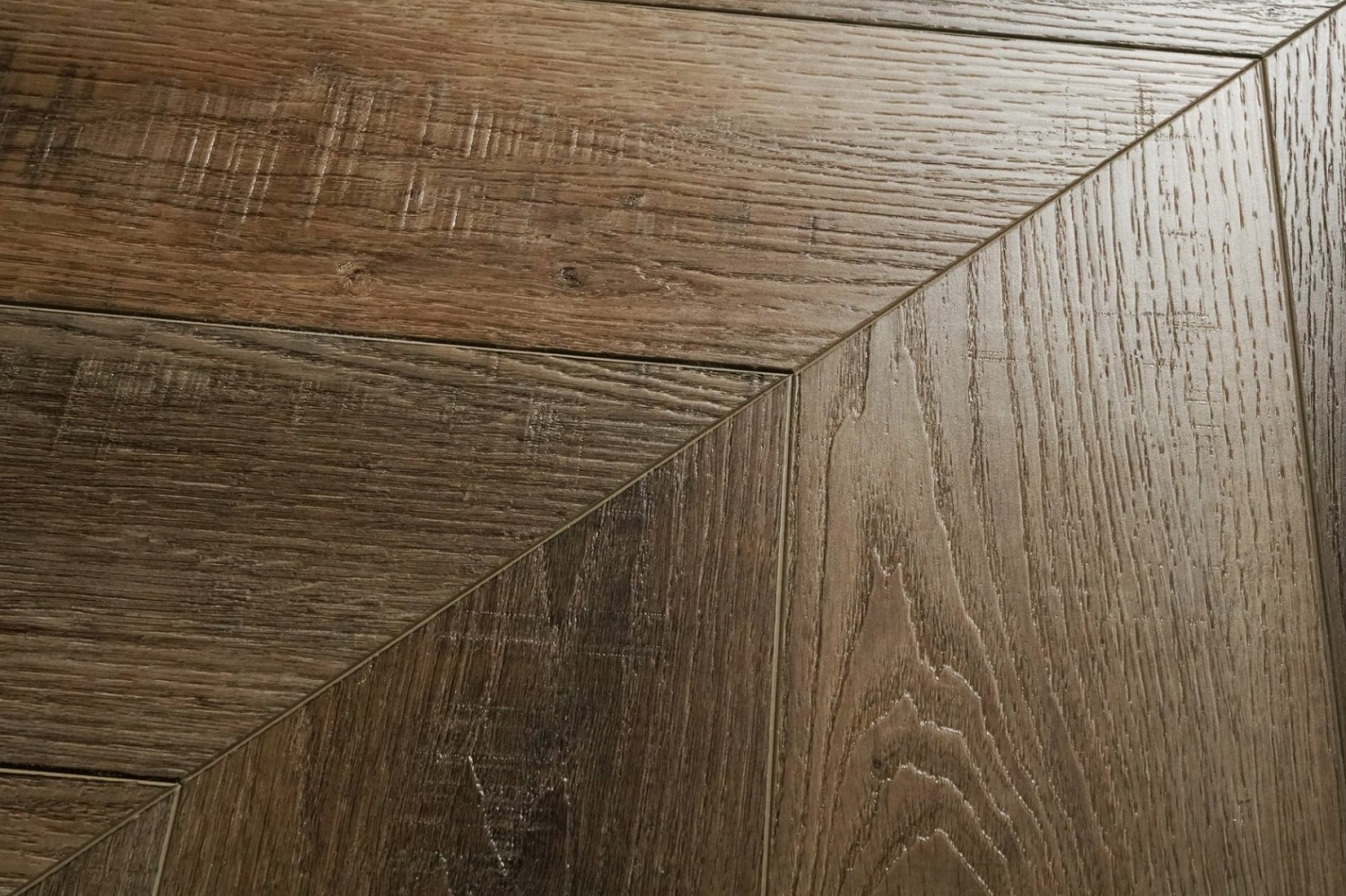 Клеевой виниловый пол Damy Floor Chevron LVT Амбуаз 600x127x2.5 мм, упаковка 3,048 м