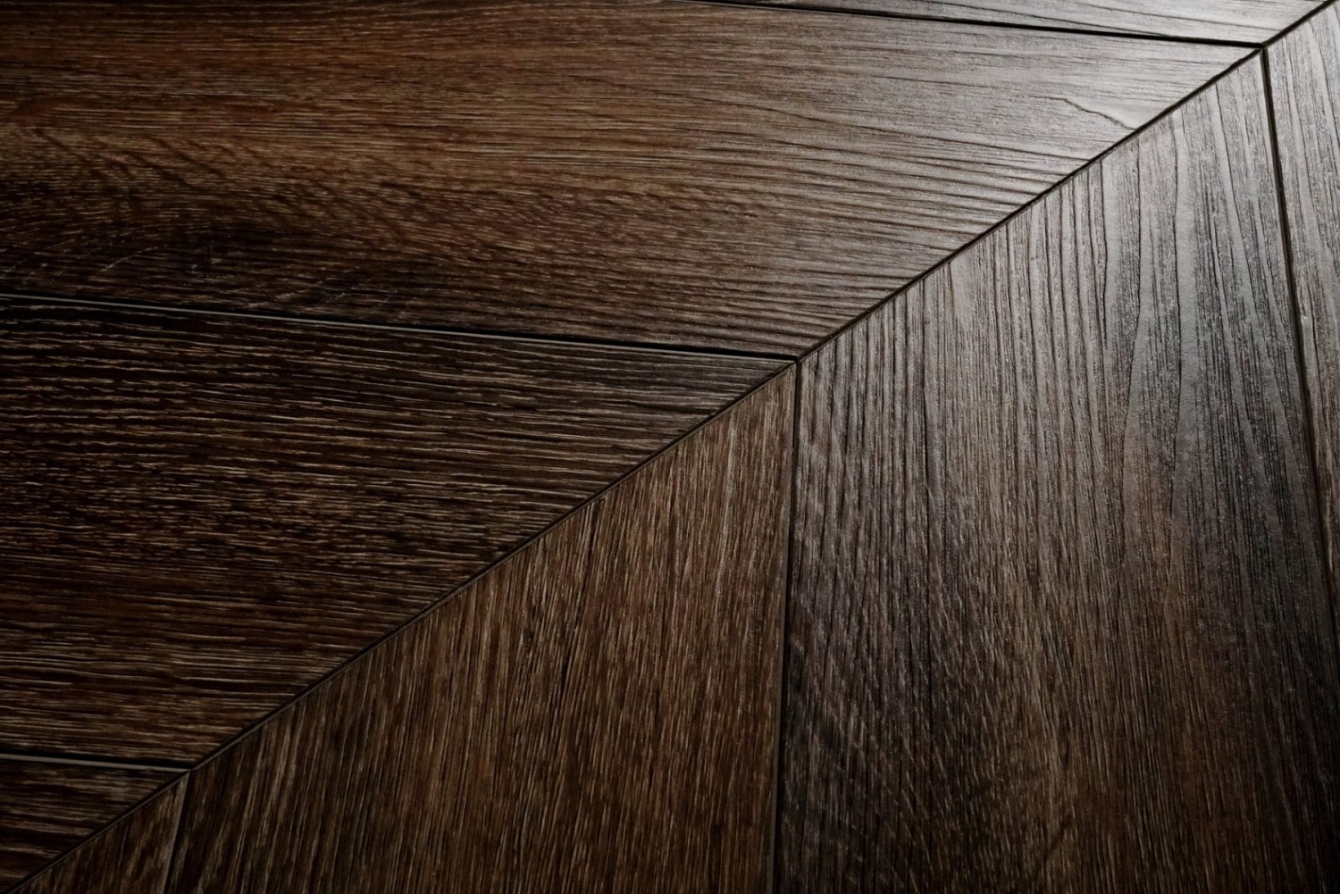 Клеевой виниловый пол Damy Floor Chevron LVT Лувр 600x127x2.5 мм, упаковка 3,048 м